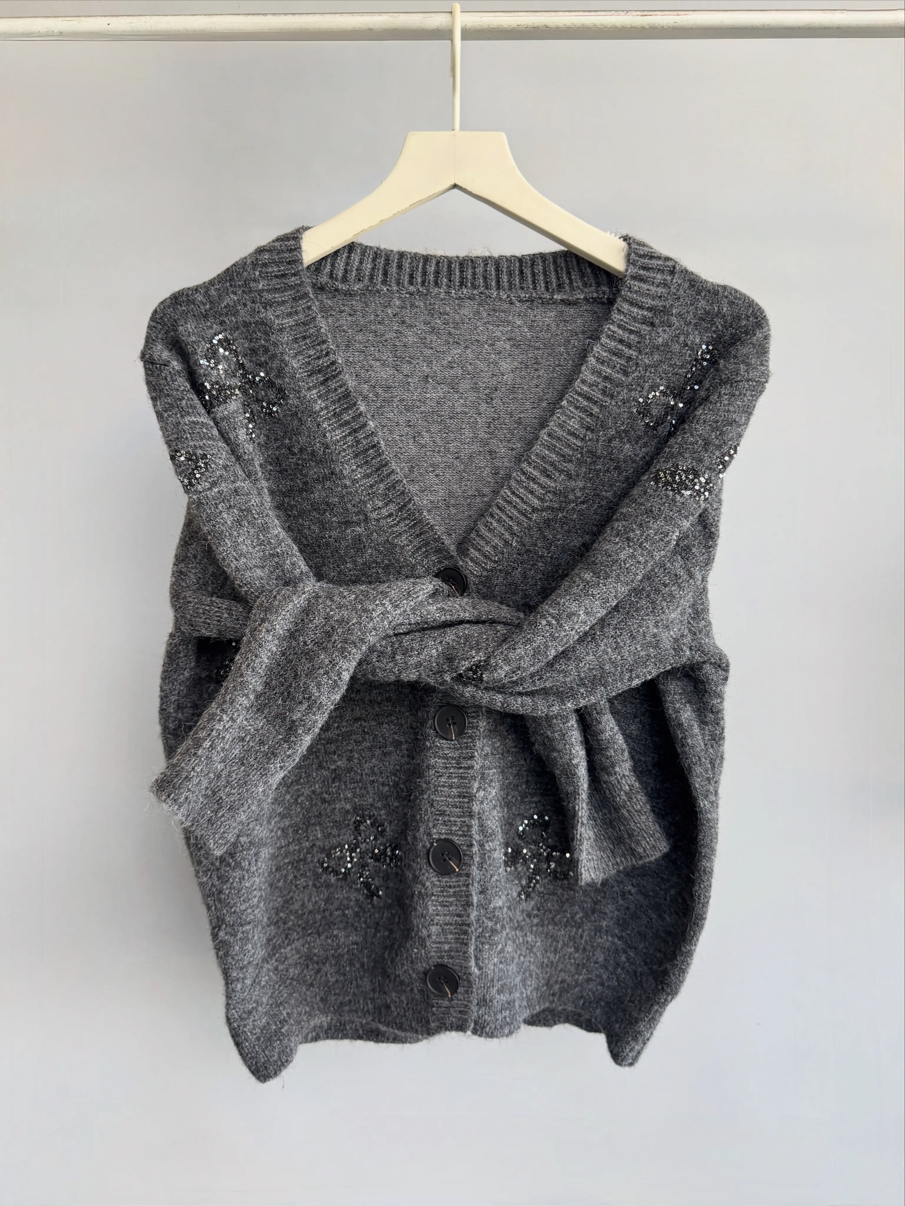 802 SWEATER