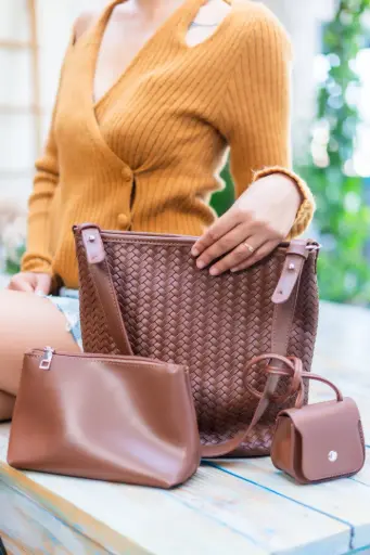 TF3329 HAND BAG