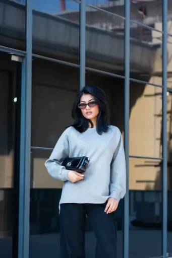 HB AW25-70 HIGH-LOW SWEATSHIRT